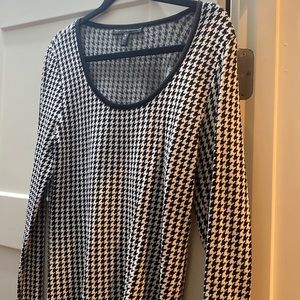 White House Black market top size medium